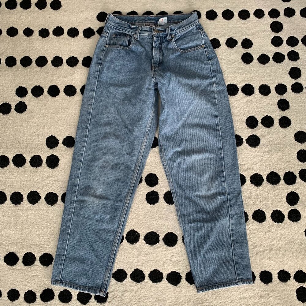 Nevada Vintage Tapered Mom Jeans Women's 6 Retro Faded Light Wash Denim 90s Boho